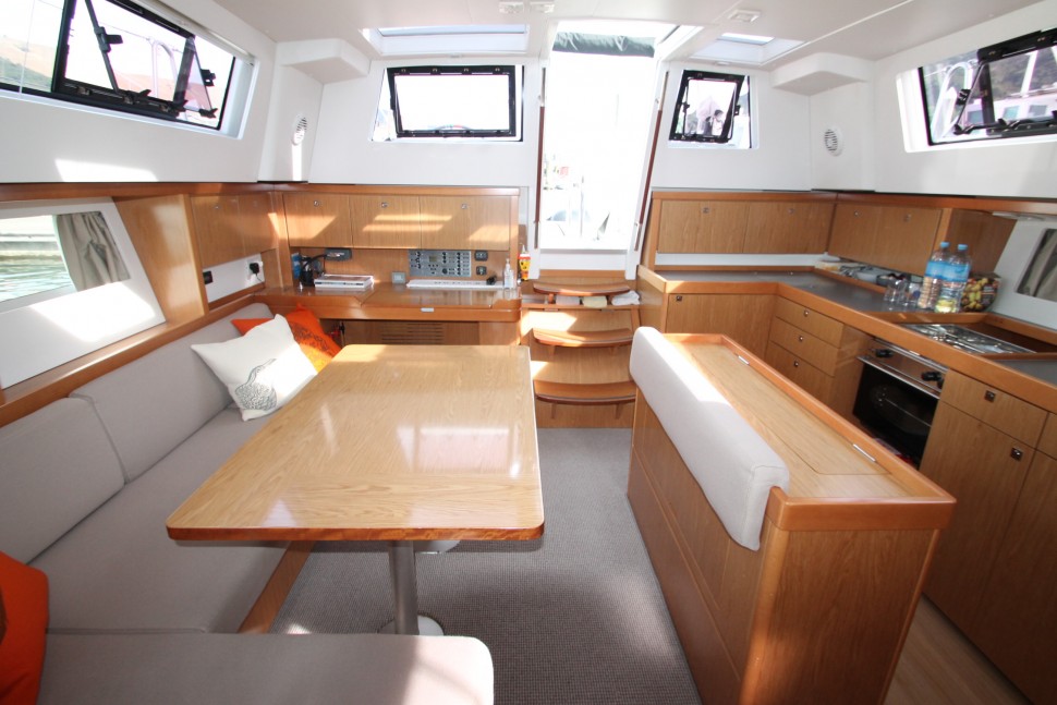 Beneteau Sense 43 13