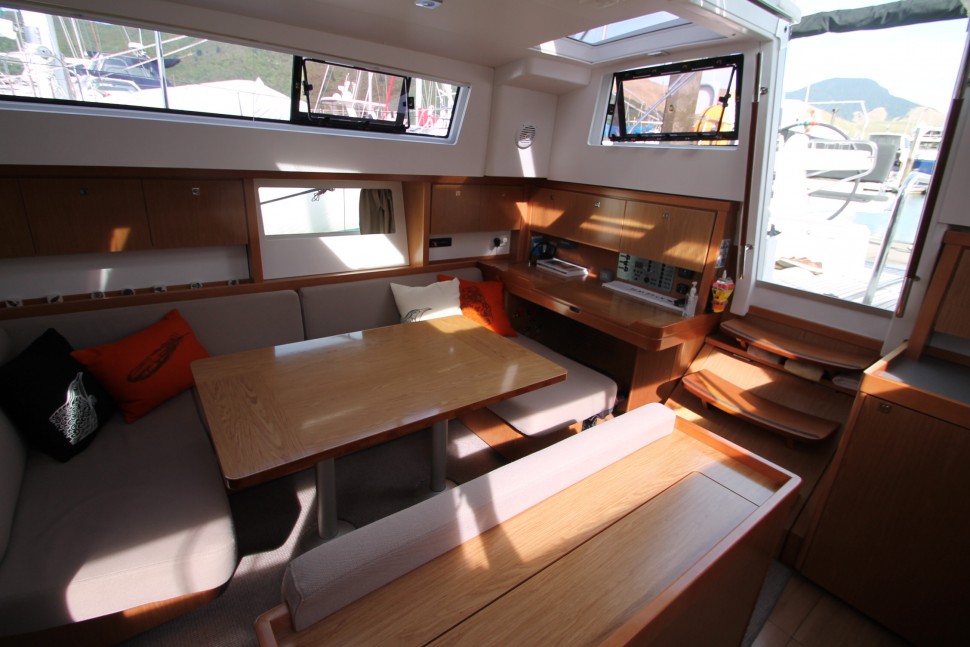 Beneteau Sense 43 19