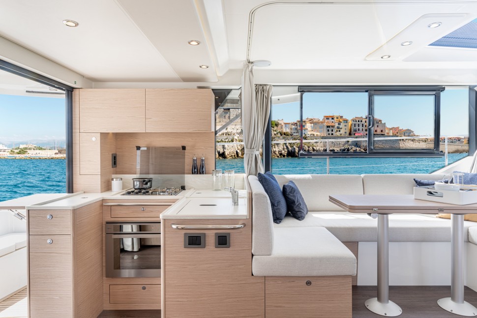 Beneteau Swift Trawler 41 Interior 4