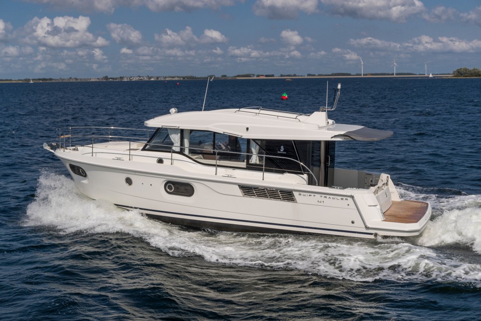 Beneteau Swift Trawler 41 Sedan 7