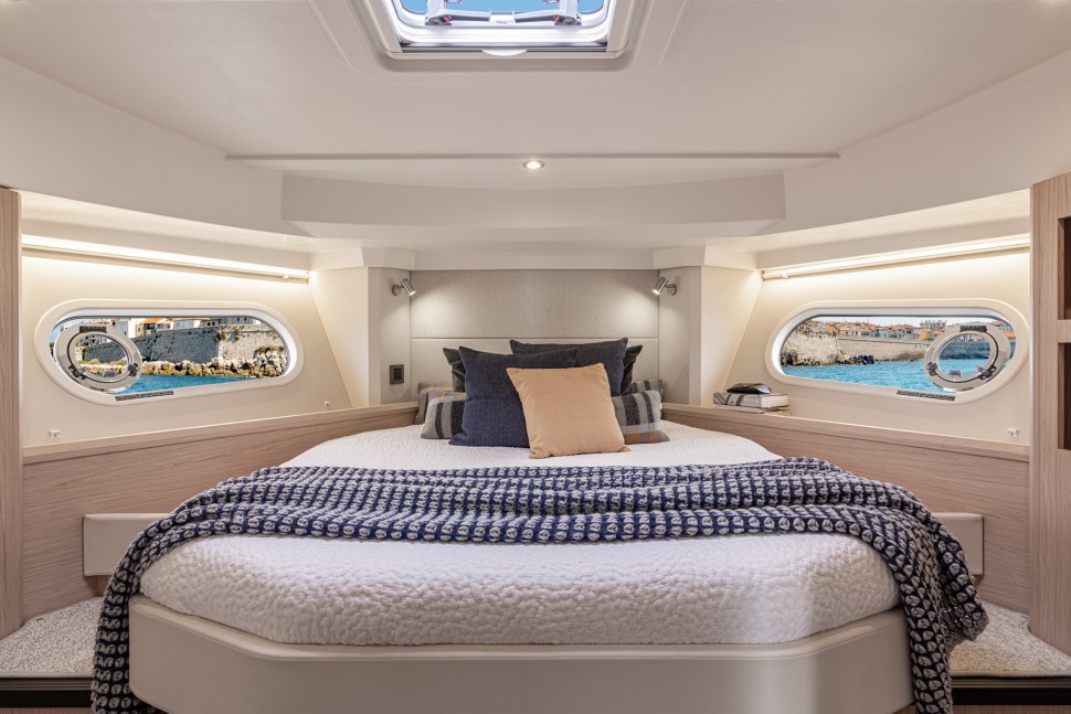 Beneteau Swift Trawler 41 master cabin 1