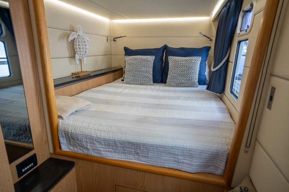 Brady 52 Pathfinders Pilothouse 17