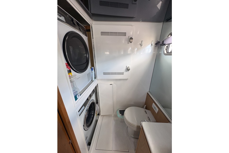 Brady 52 Pathfinders Pilothouse 26