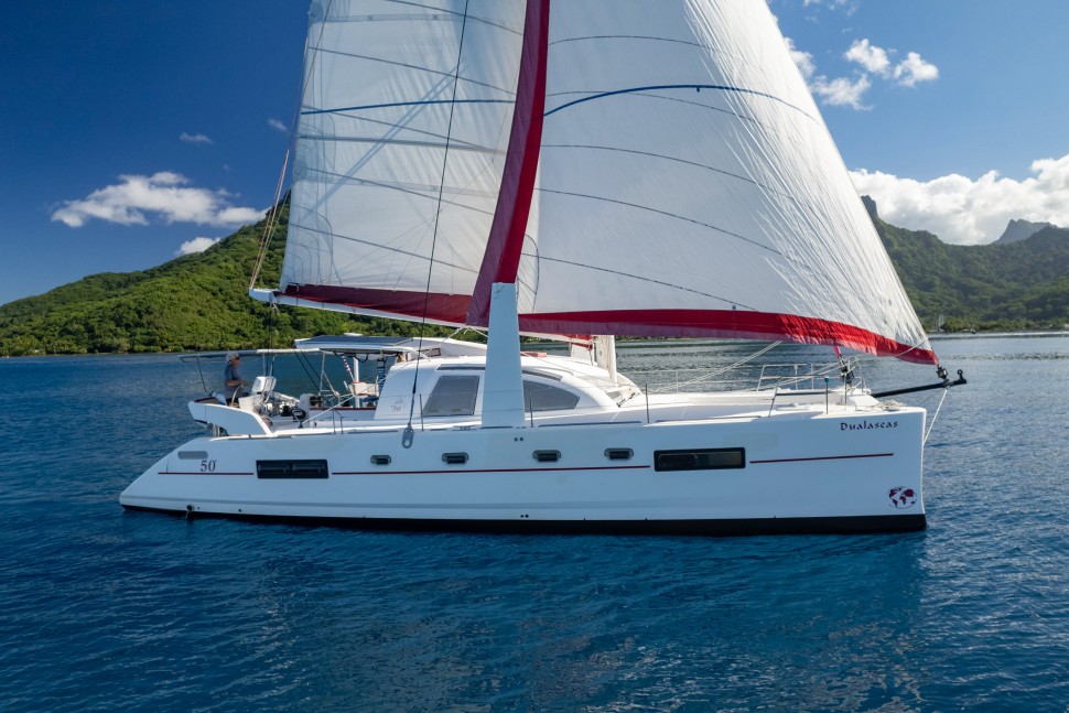CATANA 50 OWNER 2