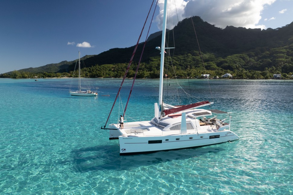 CATANA 50 OWNER 8