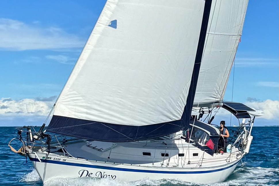 Canadian Sailcraft CS36T Canadian Sailcraft CS36T