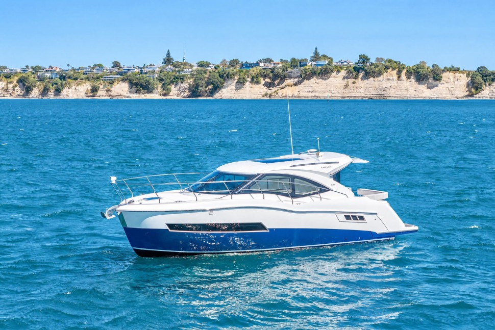 Carver 37 10 exterior port hull