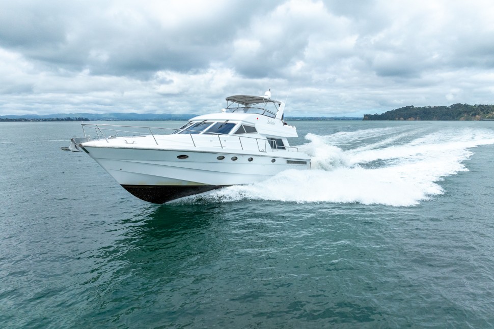 Comar 52 Salute 2 Port Exterior