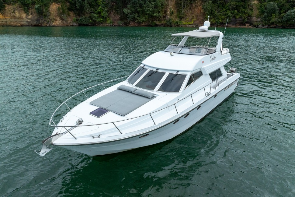 Comar 52 Salute 6 Port Bow