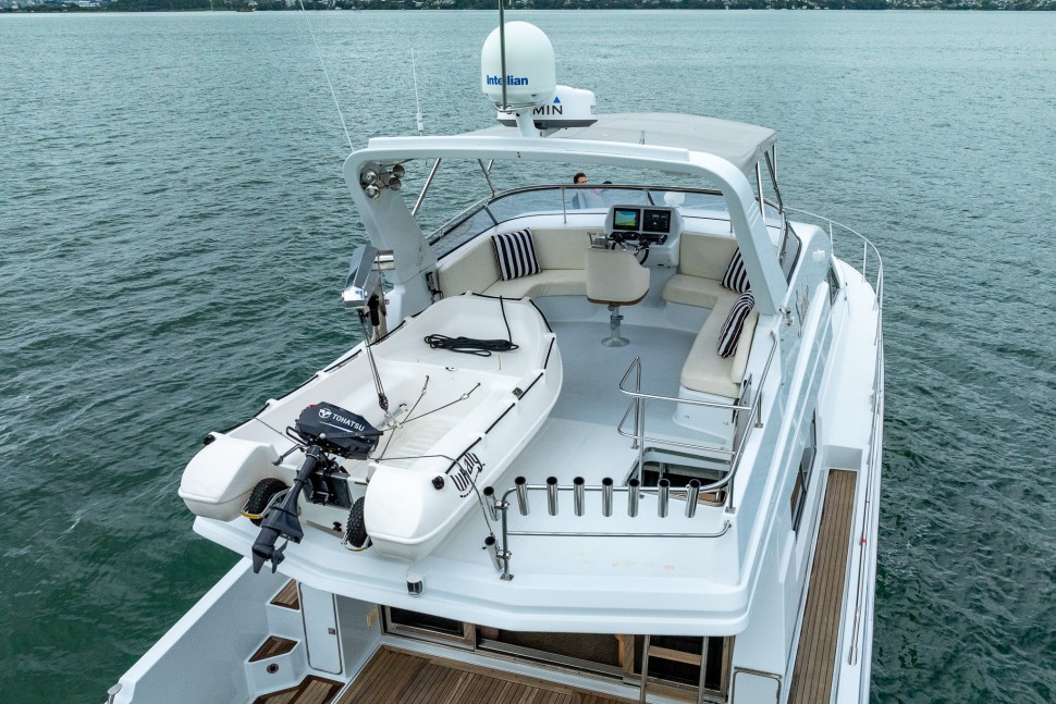 Comar 52 Salute 7 Flybridge