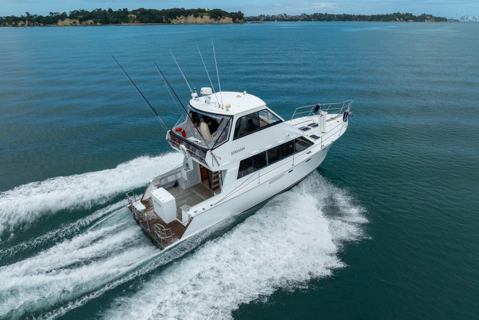 Don Senior 13.8 Judahn 04 exterior