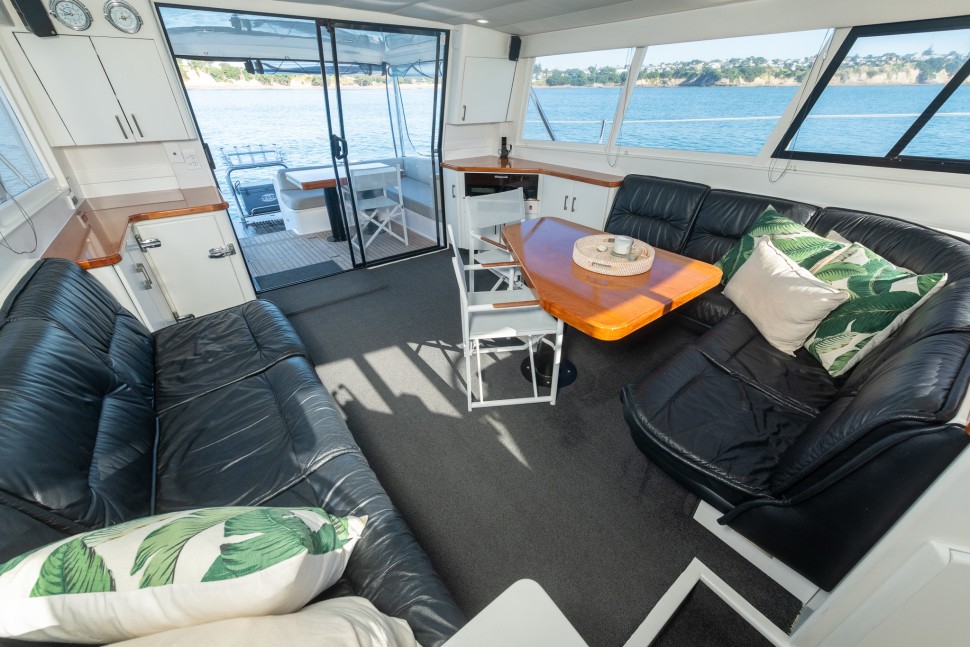Don Webb 17.5m Richochet 10 Main salon