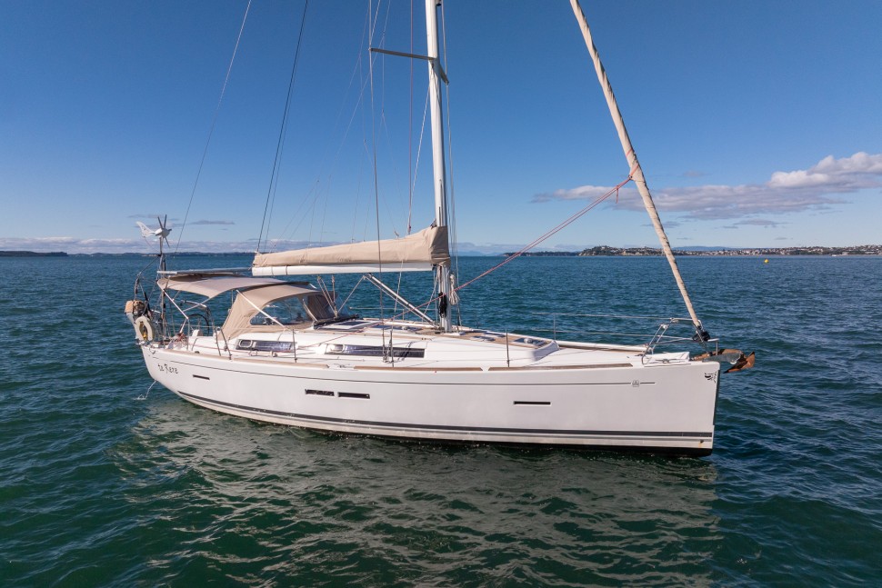 Dufour 405 GL Te Rere 01 exterior