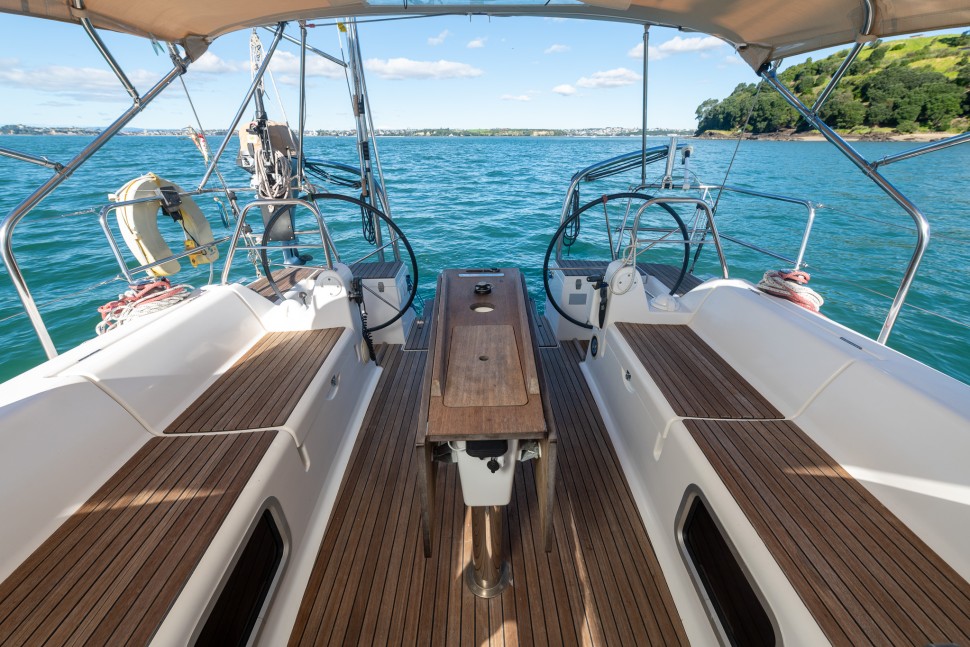 Dufour 405 GL Te Rere 13 cockpit