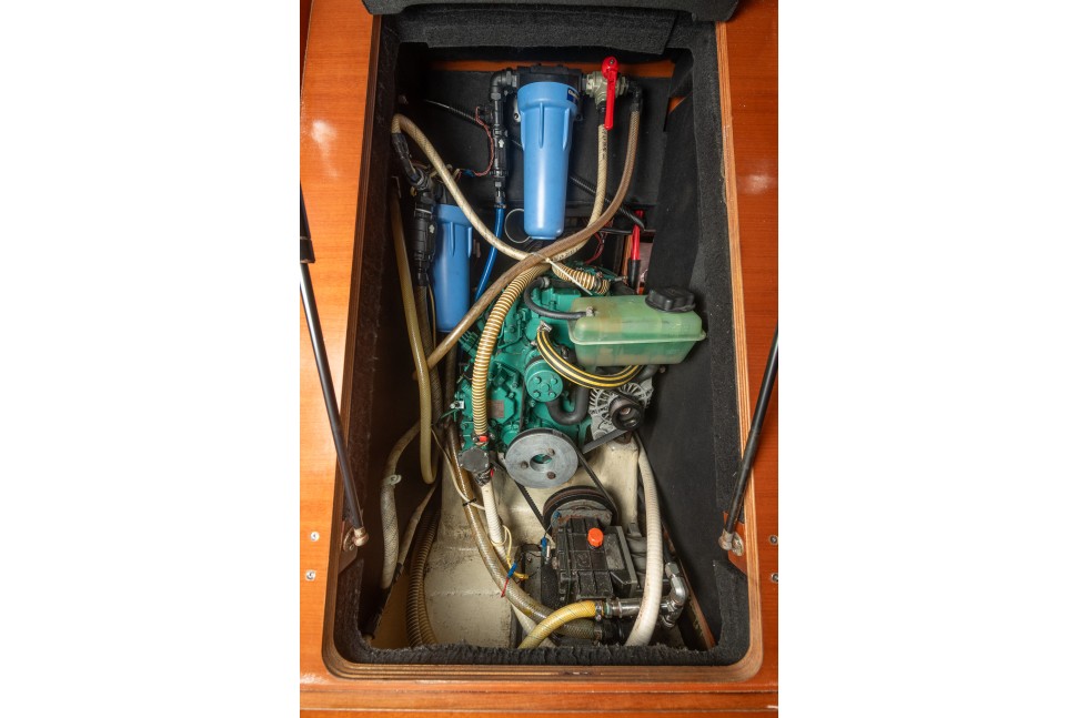 Dufour 405 GL Te Rere 20 engine