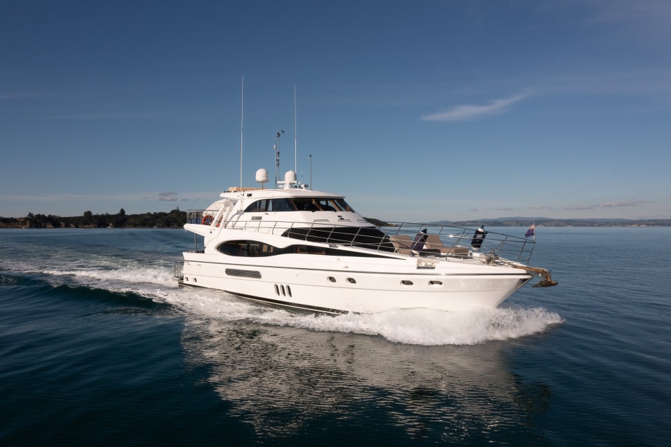 Dyna Laguna 77 Tawaki 1 exterior starboard2