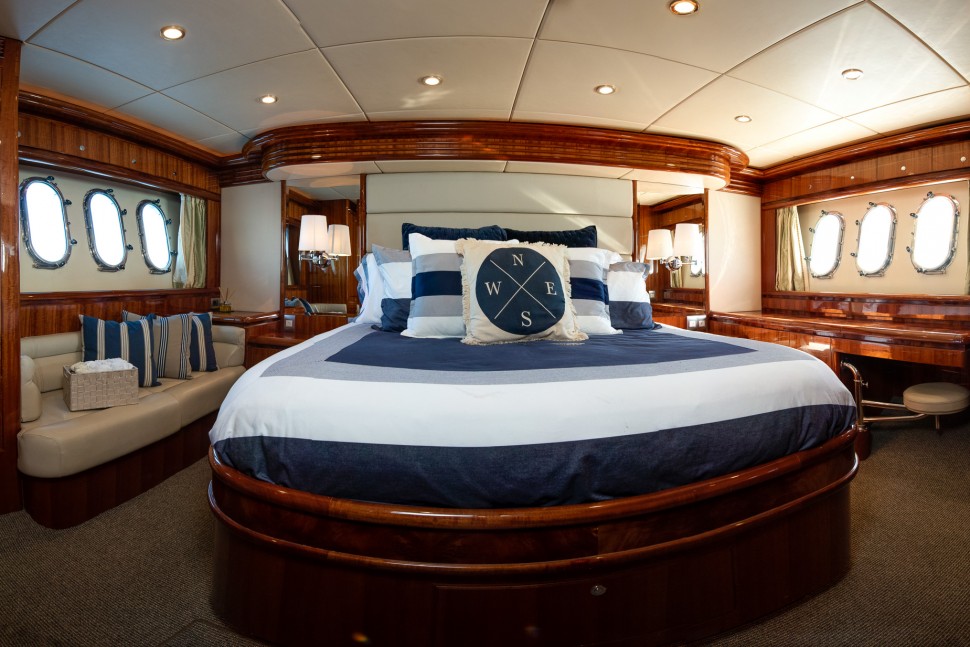 Dyna Laguna 77 Tawaki 10 main cabin