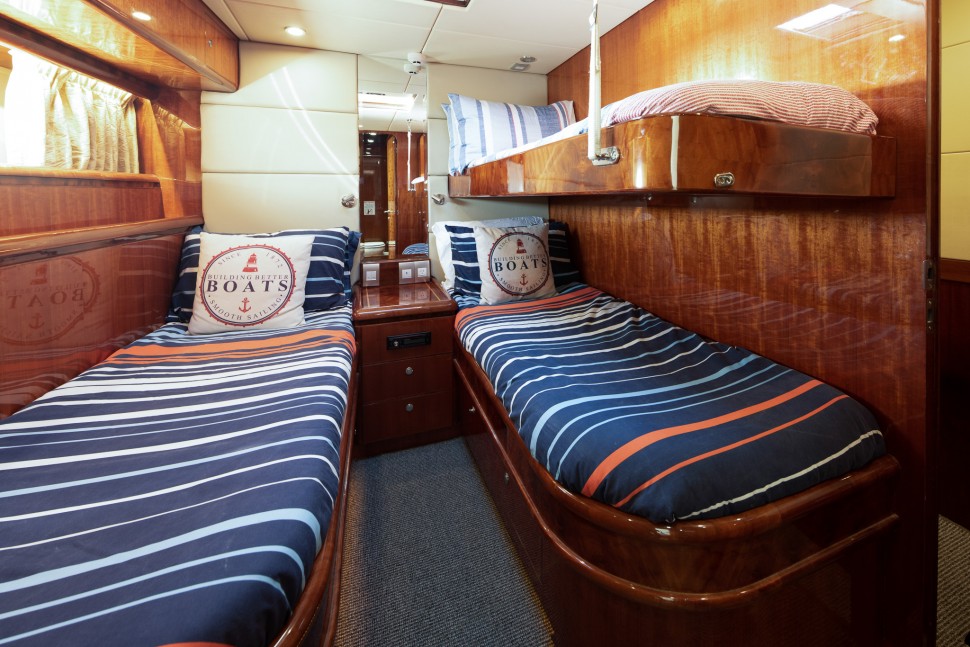 Dyna Laguna 77 Tawaki 11 guest cabin 2