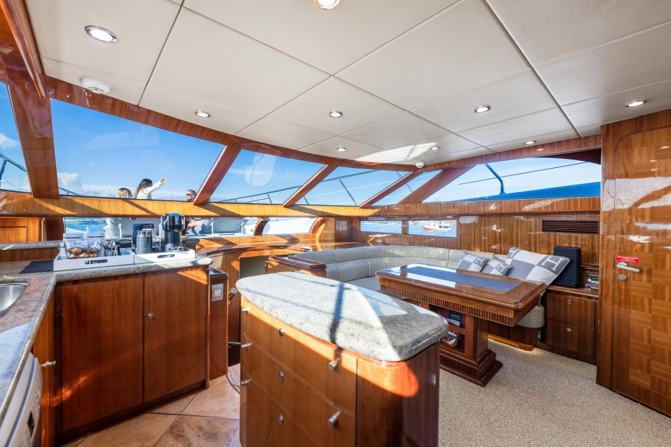 Dyna Laguna 77 Tawaki 11 interior galley2