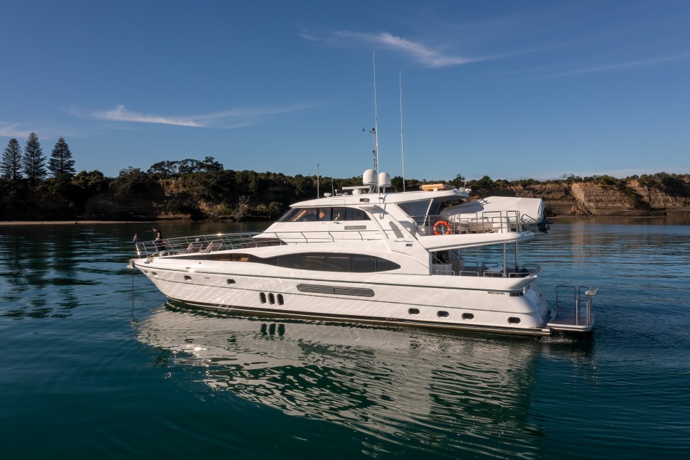 Dyna Laguna 77 Tawaki 3 exterior port side