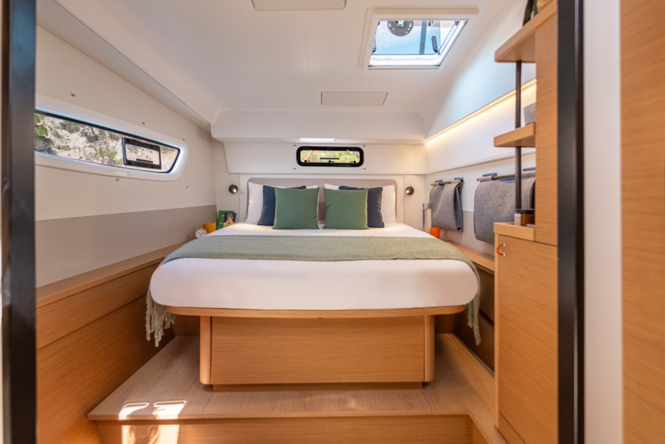 EXCESS 13 CABINS 16