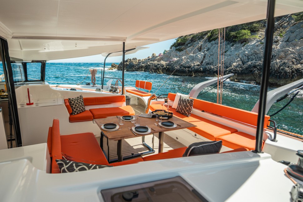 EXCESS 13 EXTERIOR 10