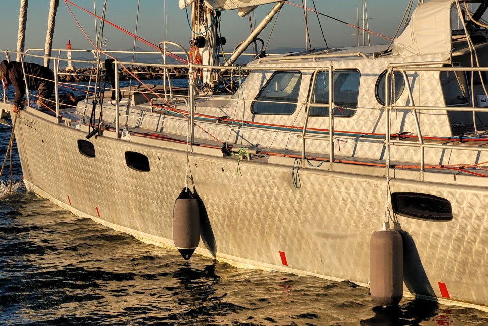 Explorer 50 02 exterior