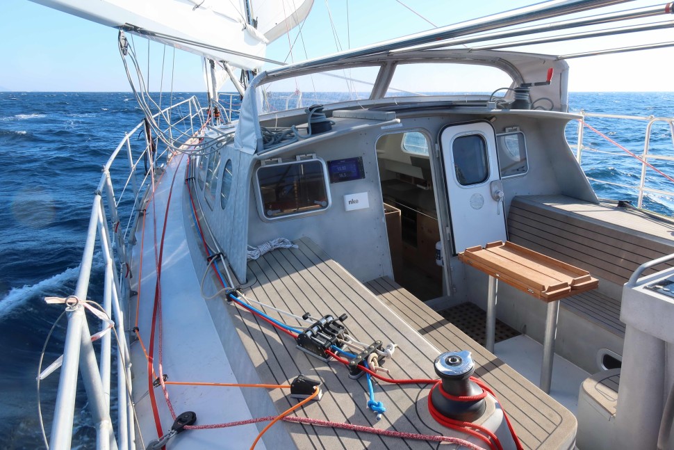 Explorer 50 06 exterior