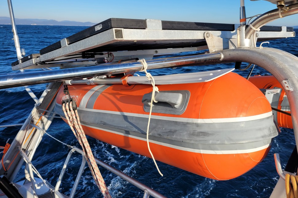Explorer 50 07 davit