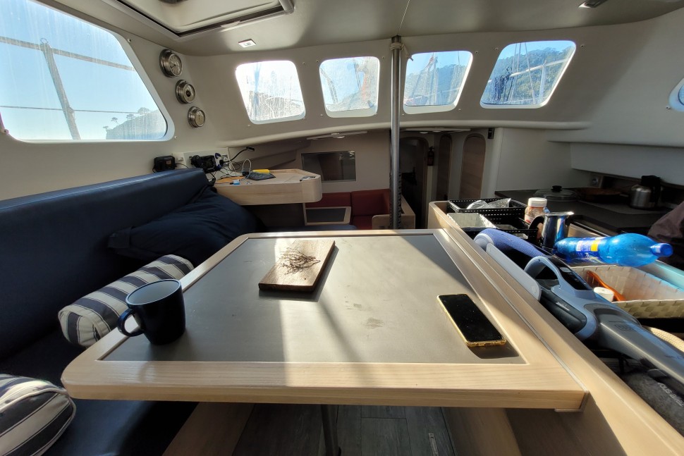 Explorer 50 08 interior2