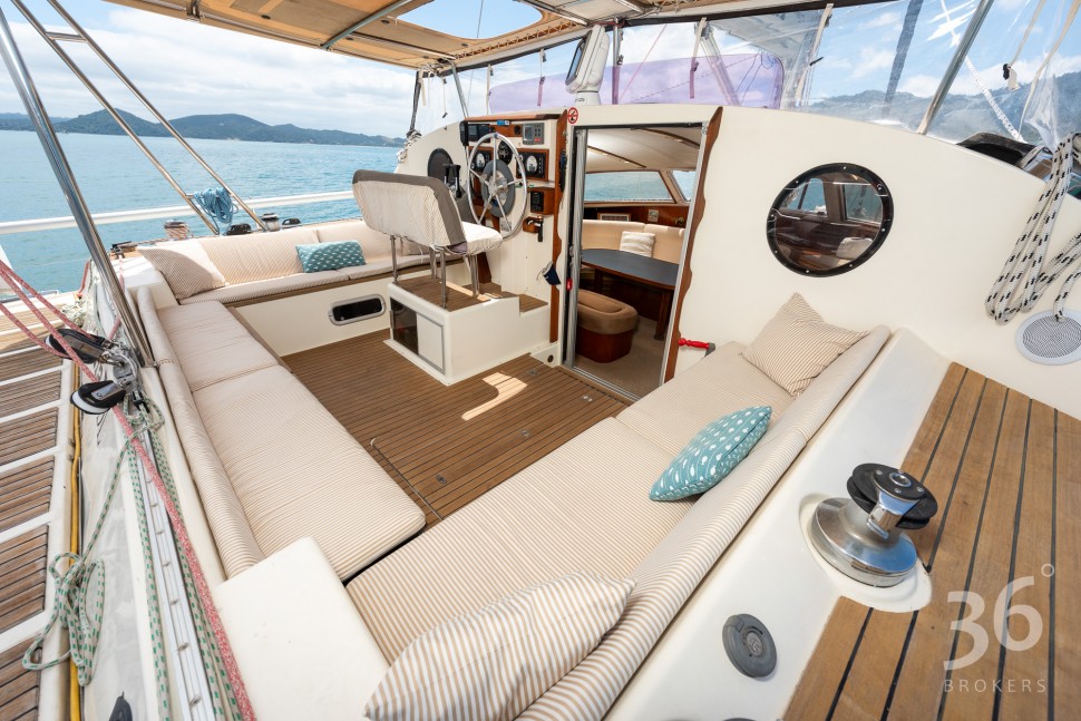 Fountaine Pajot 19