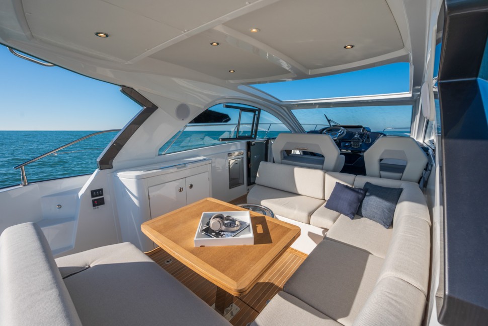 GT41 COCKPIT 22