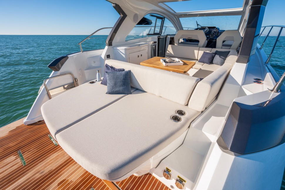 GT41 COCKPIT 23