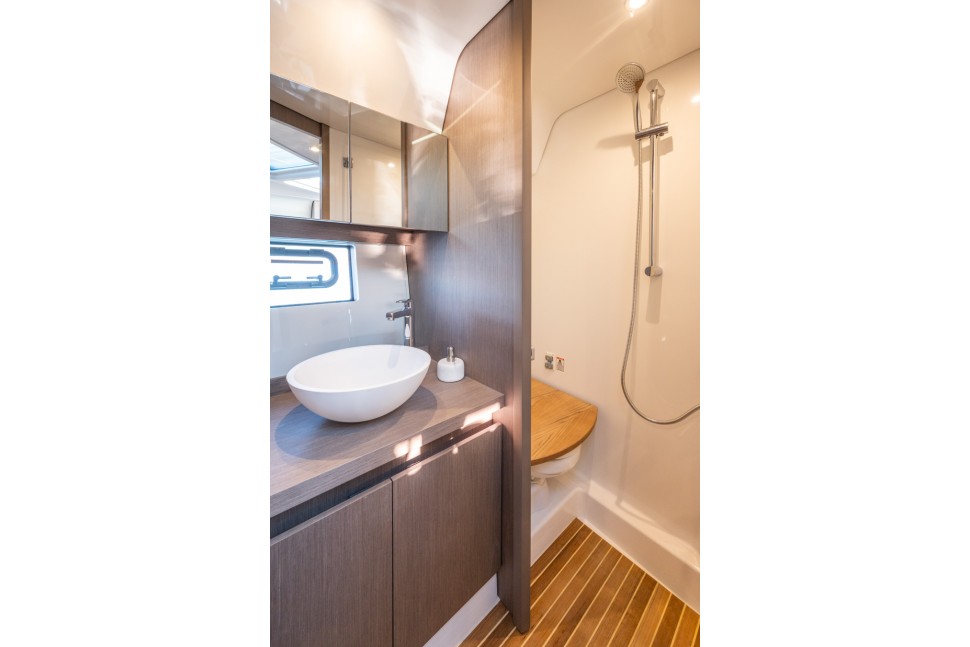 GT41 INTERIOR 34