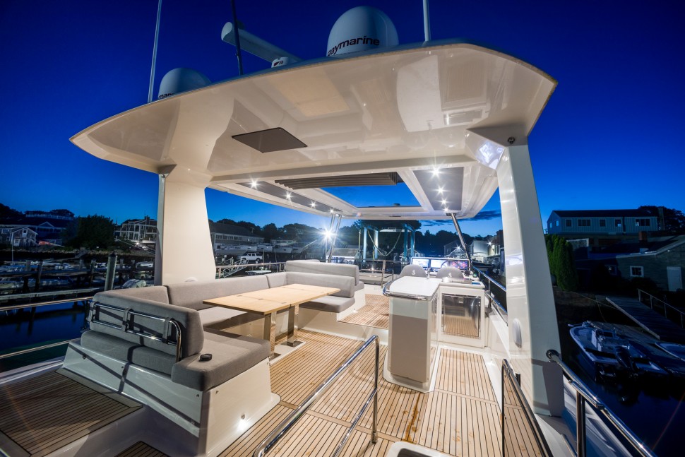 Grand Trawler 63 10