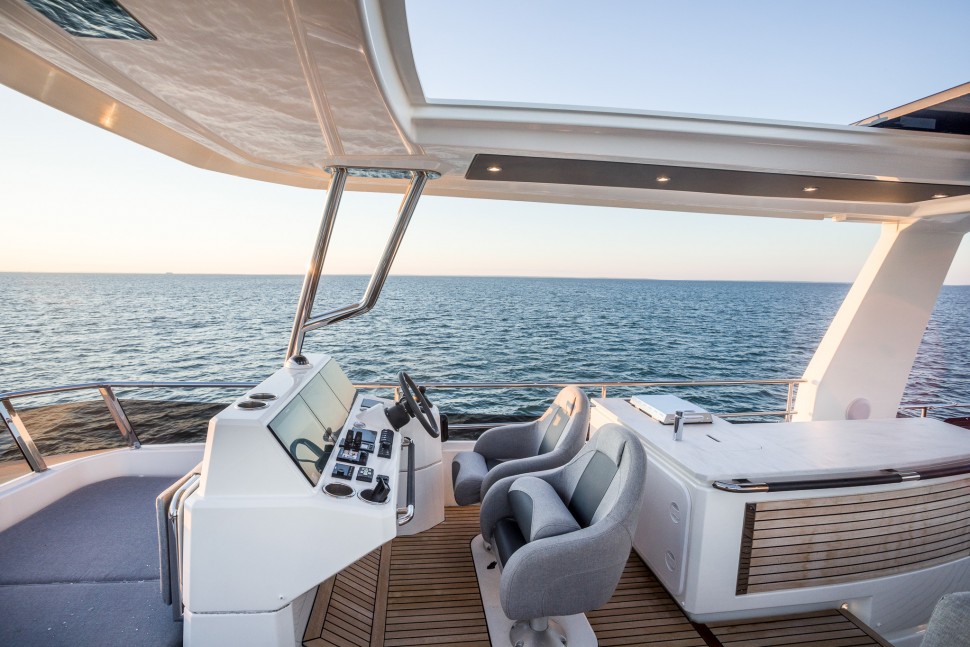 Grand Trawler 63 7