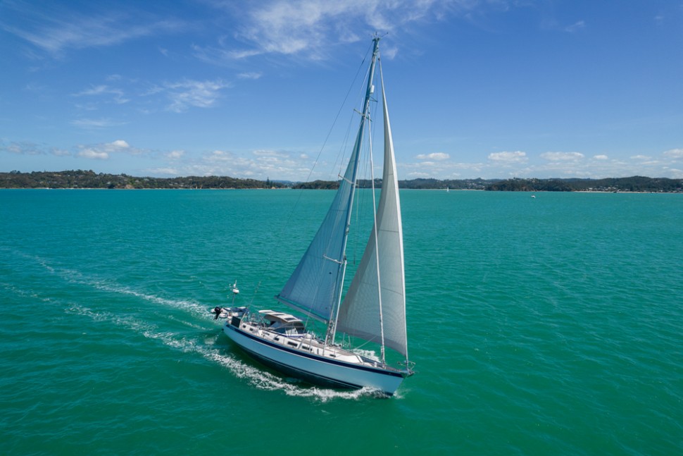 HALLBERG RASSY 54302