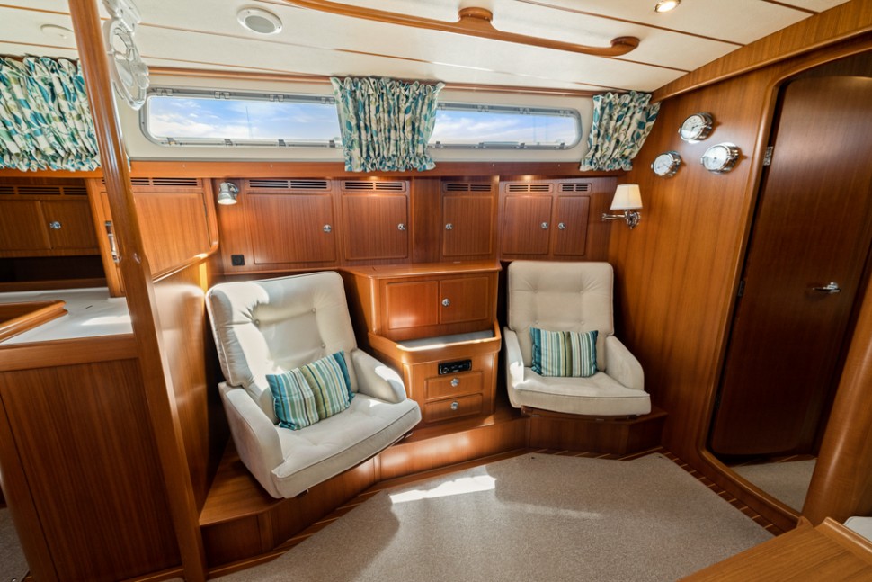 HALLBERG RASSY 54310