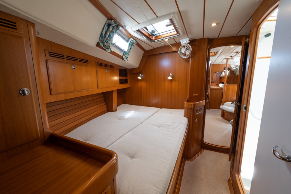 HALLBERG RASSY 54314