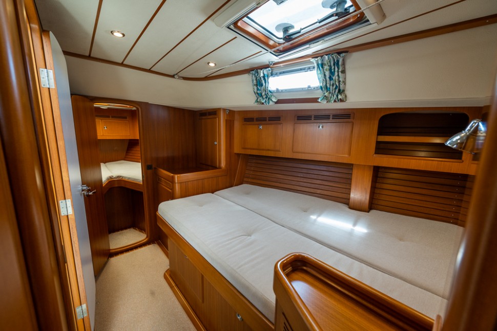 HALLBERG RASSY 54315