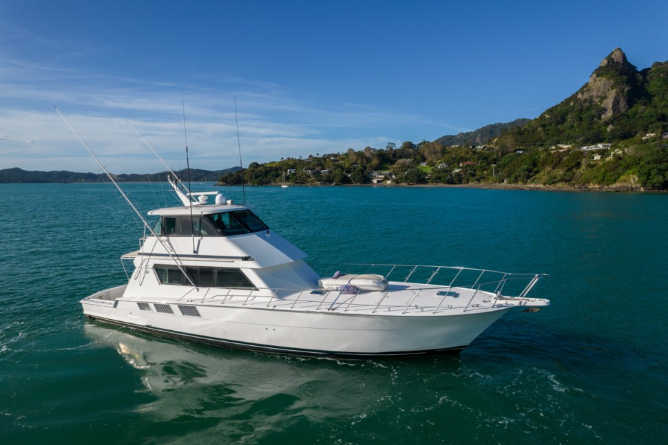 HATTERAS 65 103