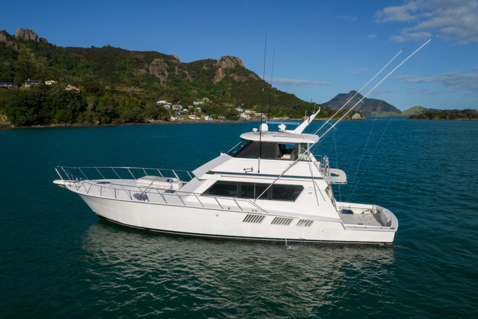 HATTERAS 65 106