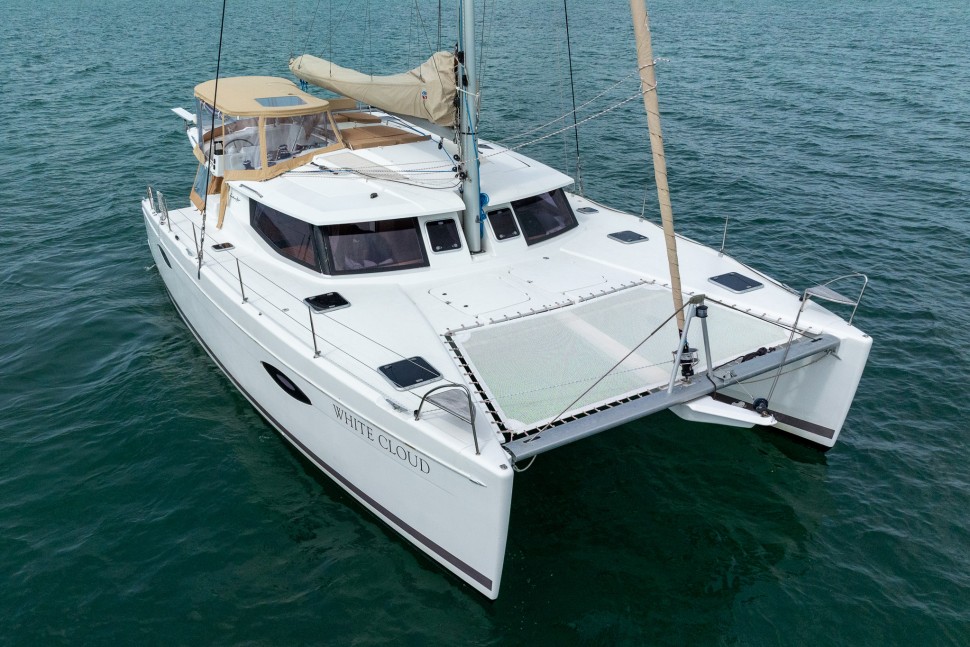 Helia 44 White Cloud 7 still