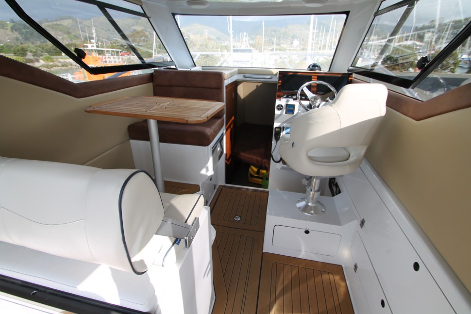 Herley 12 Fwd saloon