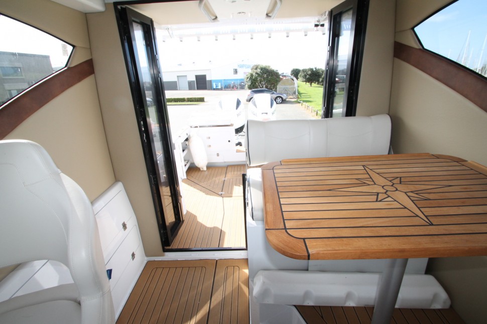 Herley 13 Saloon aft2