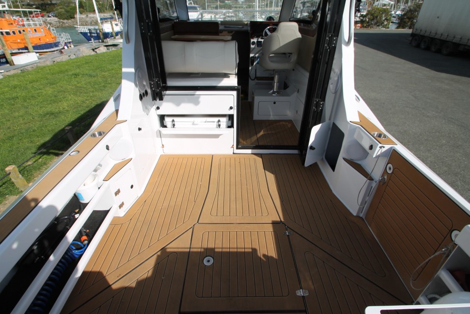 Herley 18 Cockpit fwd2