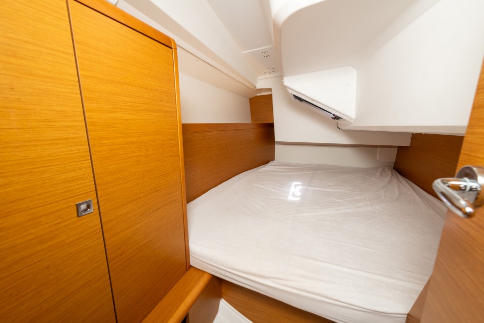 Jeanneau 349 17 Aft Cabin