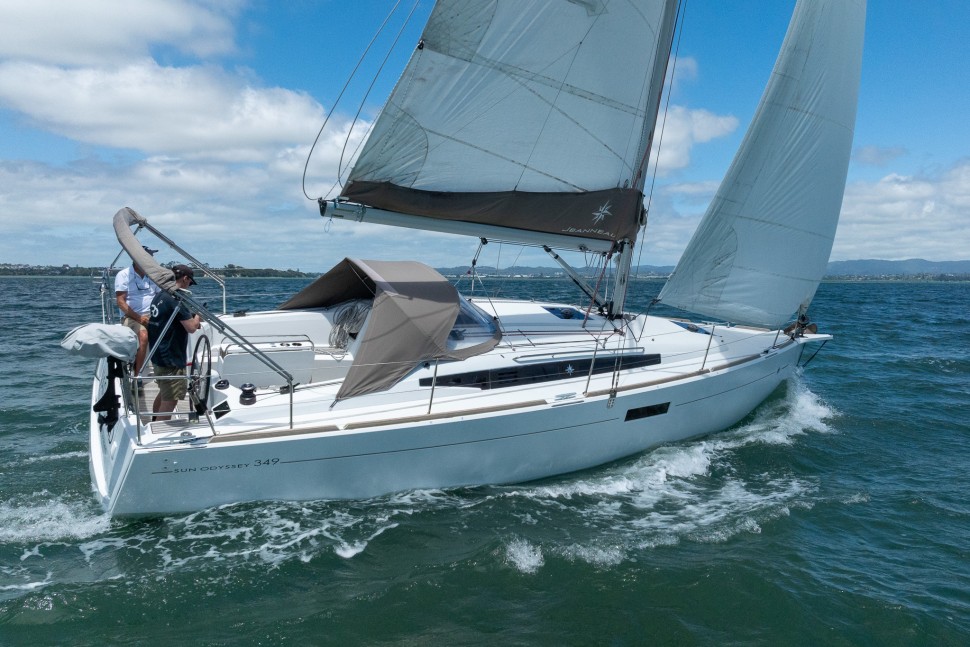 Jeanneau 349 3 Exterior
