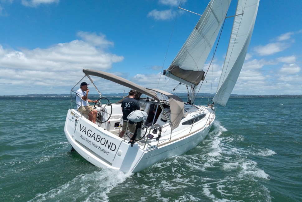 Jeanneau 349 4 Exterior2