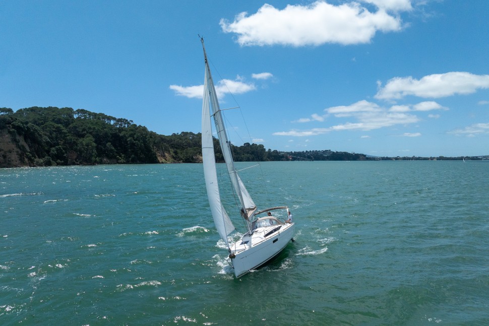 Jeanneau 349 6 Exterior2